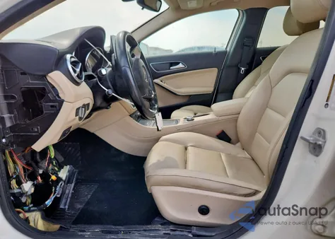 2016 Mercedes-Benz Gla 250 z USA, uszkodzony, nr VIN WDCTG4EB2GJ194796